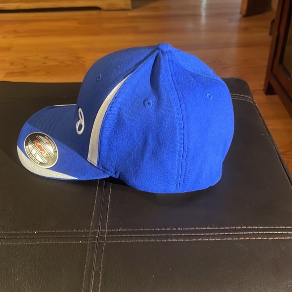 Baseball cap - Picture 5 of 7